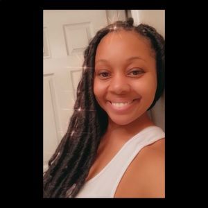 Meet your Posher, Crystal